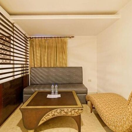 Fabhotel Oakwey Inn Indiranagar バンガロール エクステリア 写真